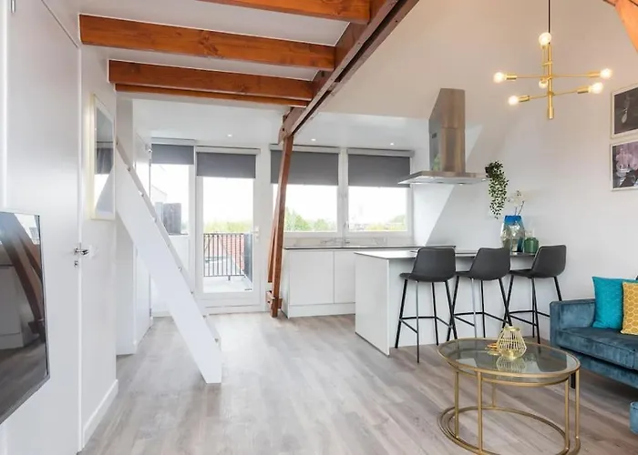 Апартаменты Eindhoven City Suites Hoogstraat E Modern 2P Эйндховен